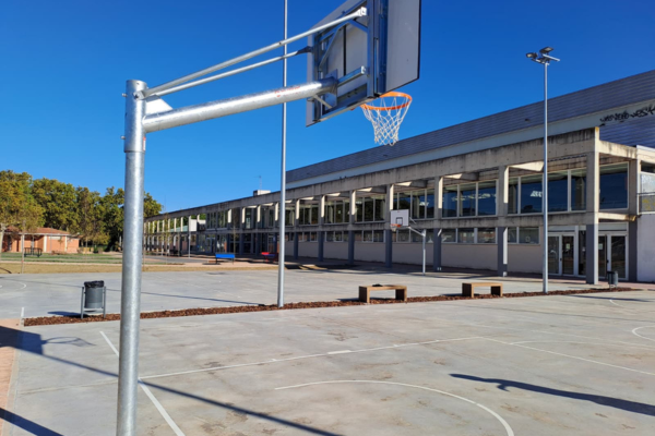 Pavell� esportiu Municipal Carme Famadas i Soler i exteriors
