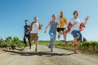 Ambauka Carnestoltes