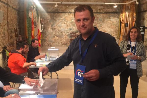 Fran Fragoso votant