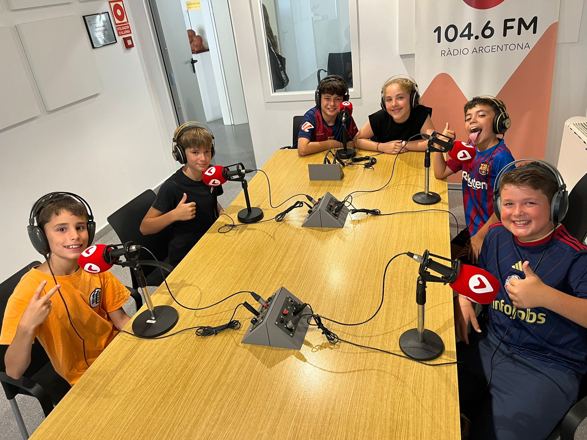 Alumnes de 5 de l'escola Bernat de Riudemeia