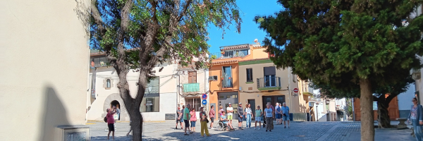 argentona pla&ccedil;a esgl&eacute;sia turistes